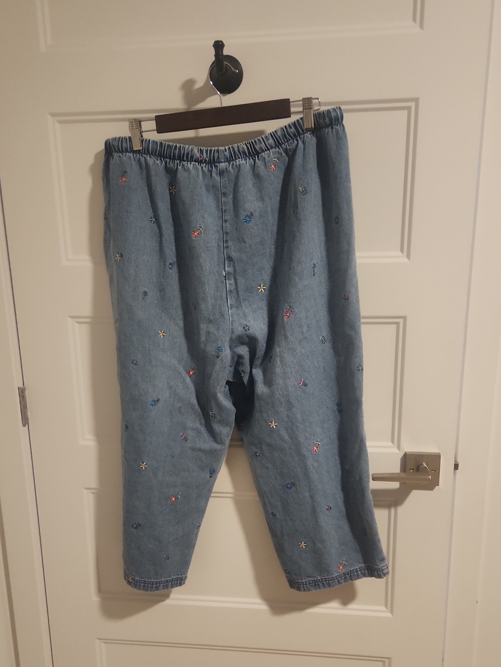 Embroidered Jeans - Picture 5 of 5